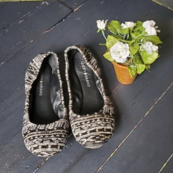 Lucky Brand Form Fitting Flats - Picture 2 of 8